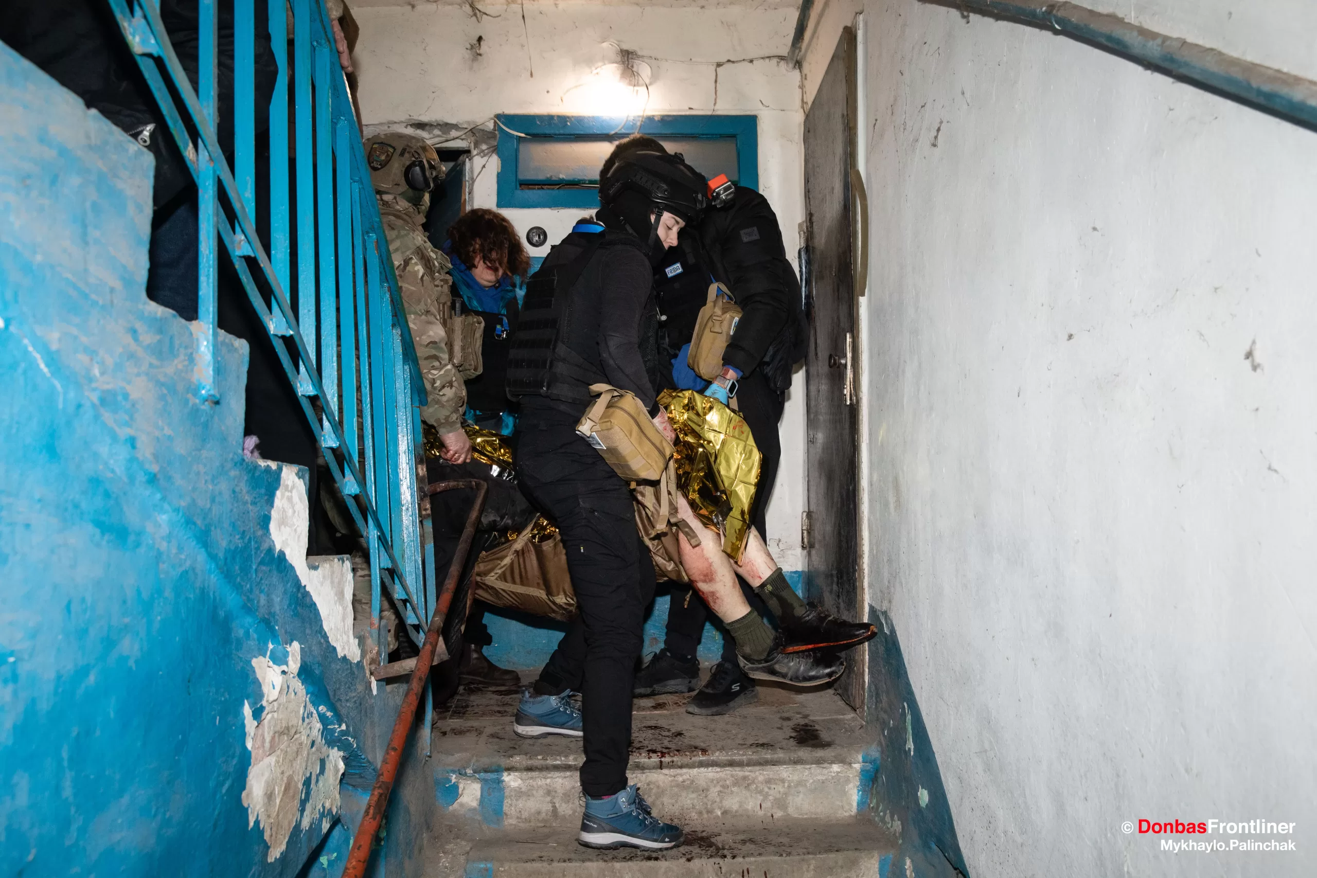 Frontliner: Життя, смерть і знову життя: медичні волонтери на Донеччині